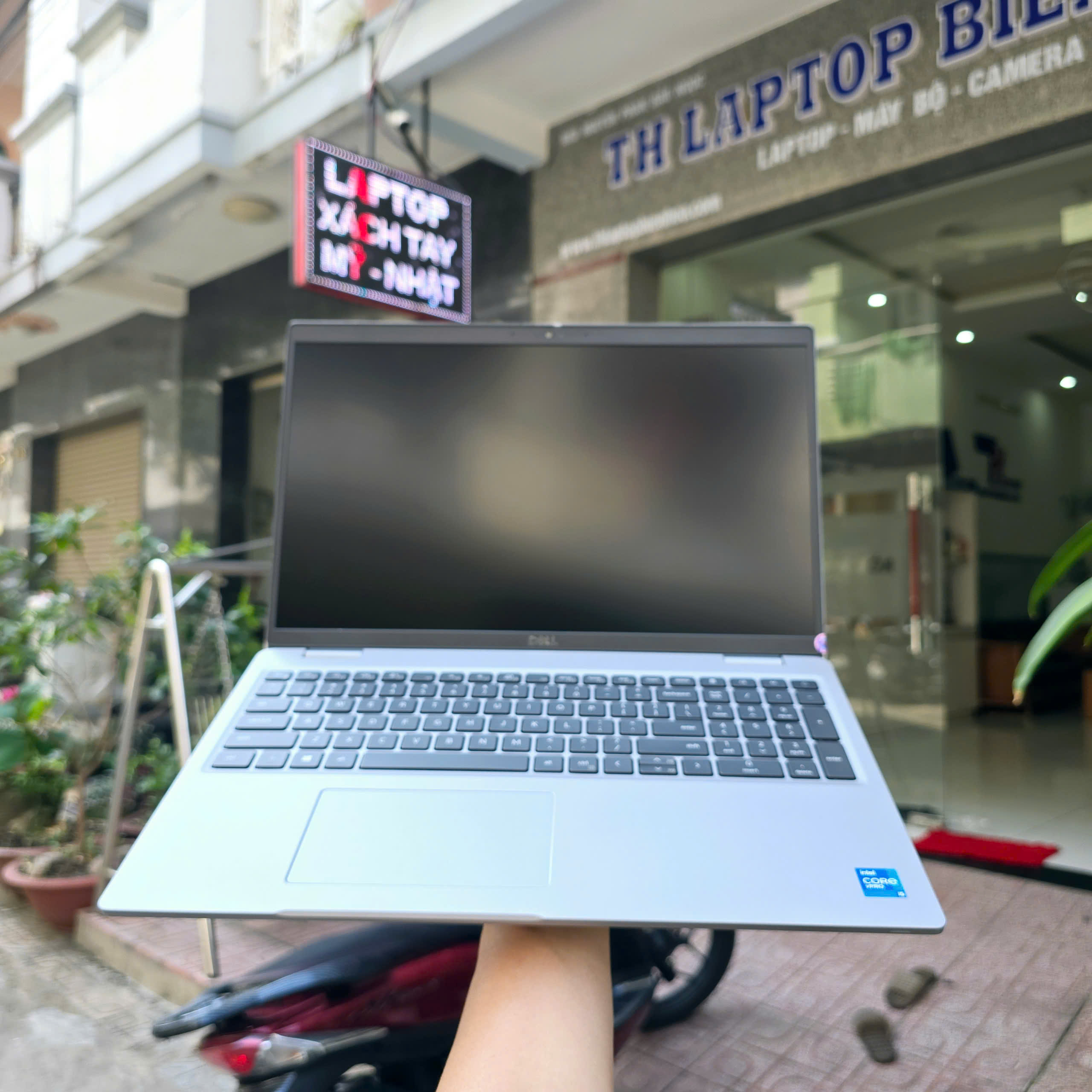 Dell Precision 3560 (Core i7 1185G7, RAM 16GB, SSD 256GB, Nvidia Quadro T500 2GB, 15.6 inch FullHD) - Ảnh 3